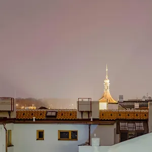 https://unique-luxury-loft-with-terrace-in-old-town.praguehotelsweb.com
